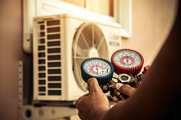 Professional Ductwork Repair technician working in Mountain Home, TX